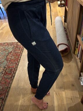 Vuori XS navy blue joggers